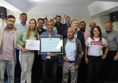 Câmara de Barra Mansa homenageia senador Romário com título de cidadão barra-mansense 